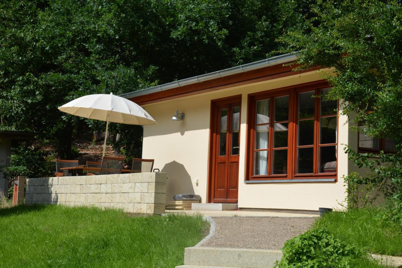 Bungalows Am Waldessaum Bei Hohenzieritz エクステリア 写真